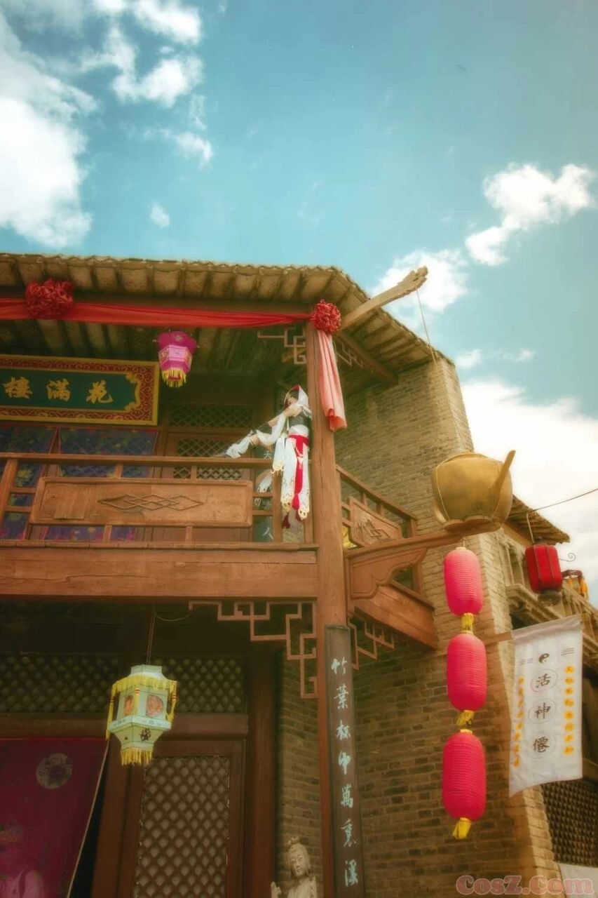 神乐古装森林里释放对爱的魔法