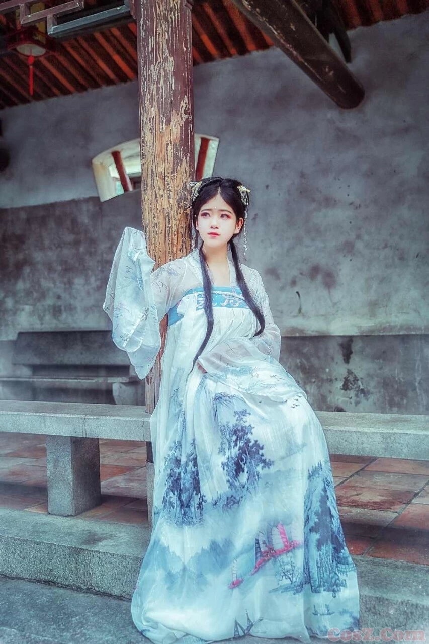 萌萌哒小萝莉旗袍觉醒这种粉丝袜配皮靴很不错!