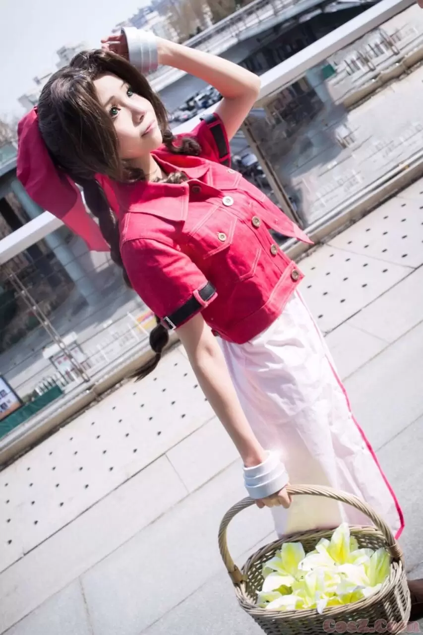 《C站·第162期》梓宅 爱丽丝化妆浓了点但是效果还不错