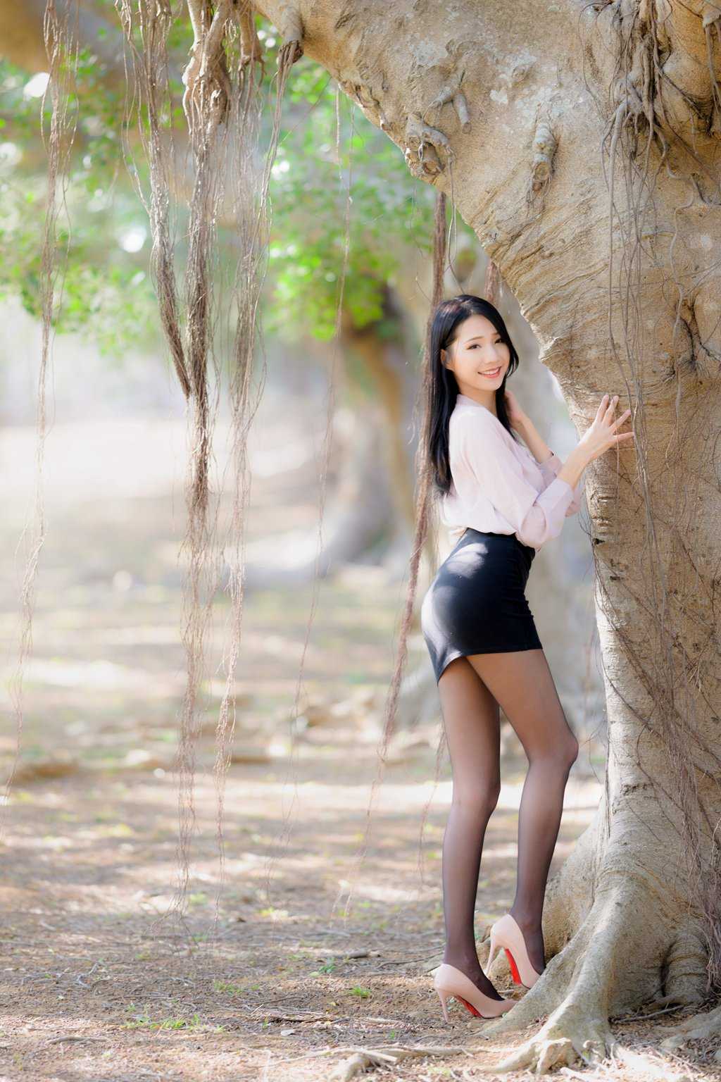 精选模拍作品 NO.204 黃韻霏 OL黑絲高跟