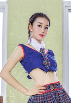 美胸模特小凡丝袜美腿高清写真集图片大全