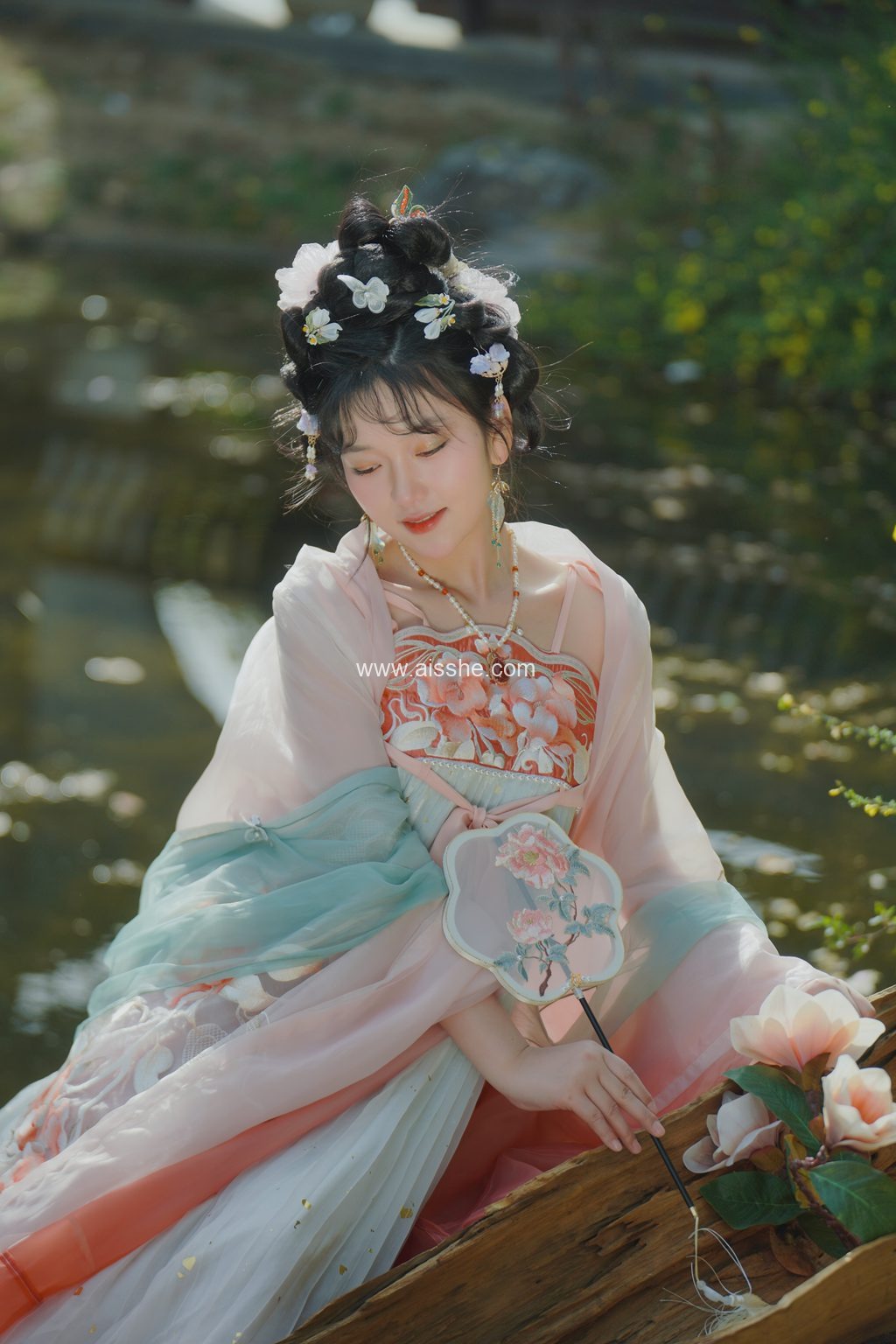 [YITUYU艺图语]2023.04.01 春庭月 静静