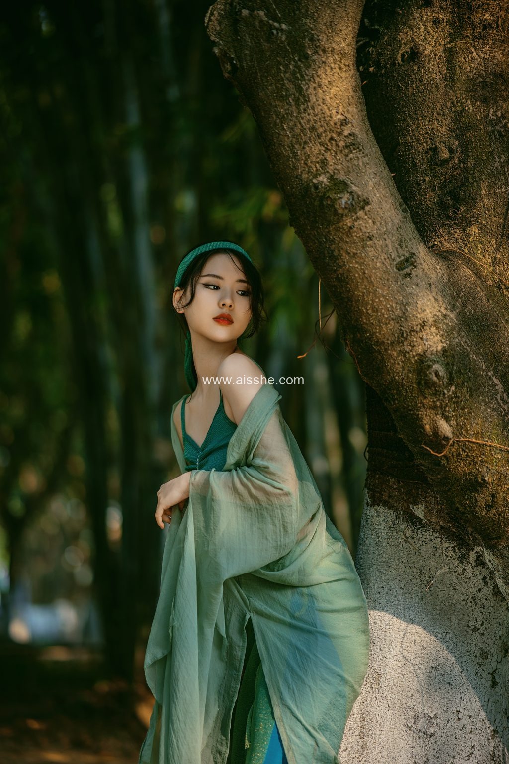 [YITUYU艺图语]2023.03.27 青蛇，远离尘世，自由自在 菲菲