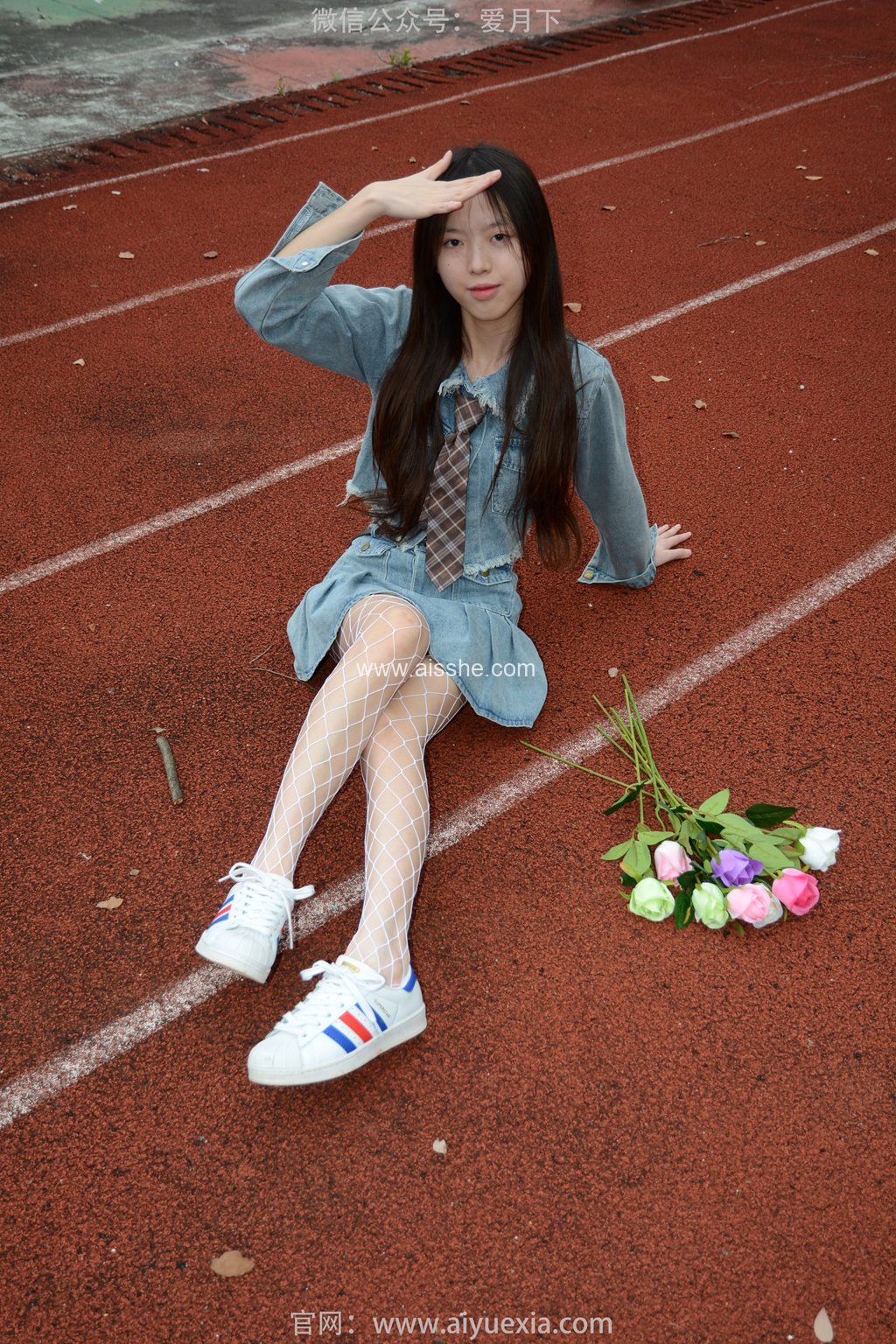 [爱月下] NO.056 情情~【我的母校】红色跑道、蓝色球场、绿色单杠、白色墙壁。（花絮版）