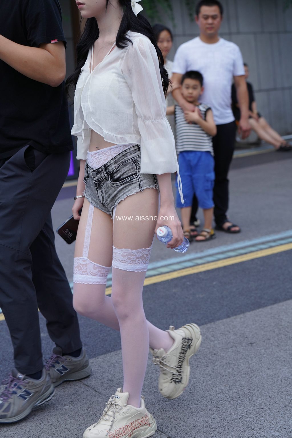 精选街拍作品 NO.2647 碎花吊带裙