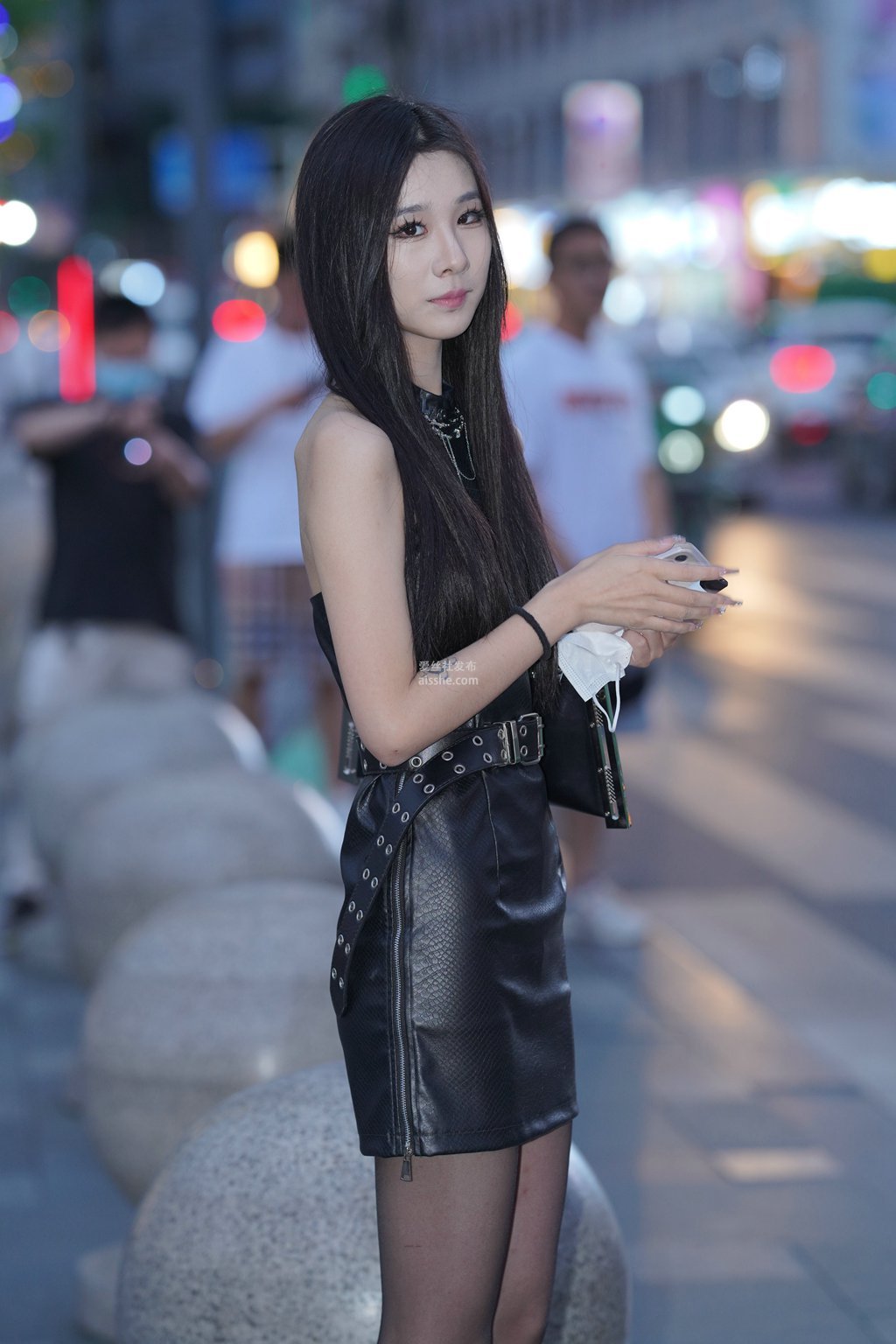 精选街拍作品 NO.2419 黑色时尚皮裙