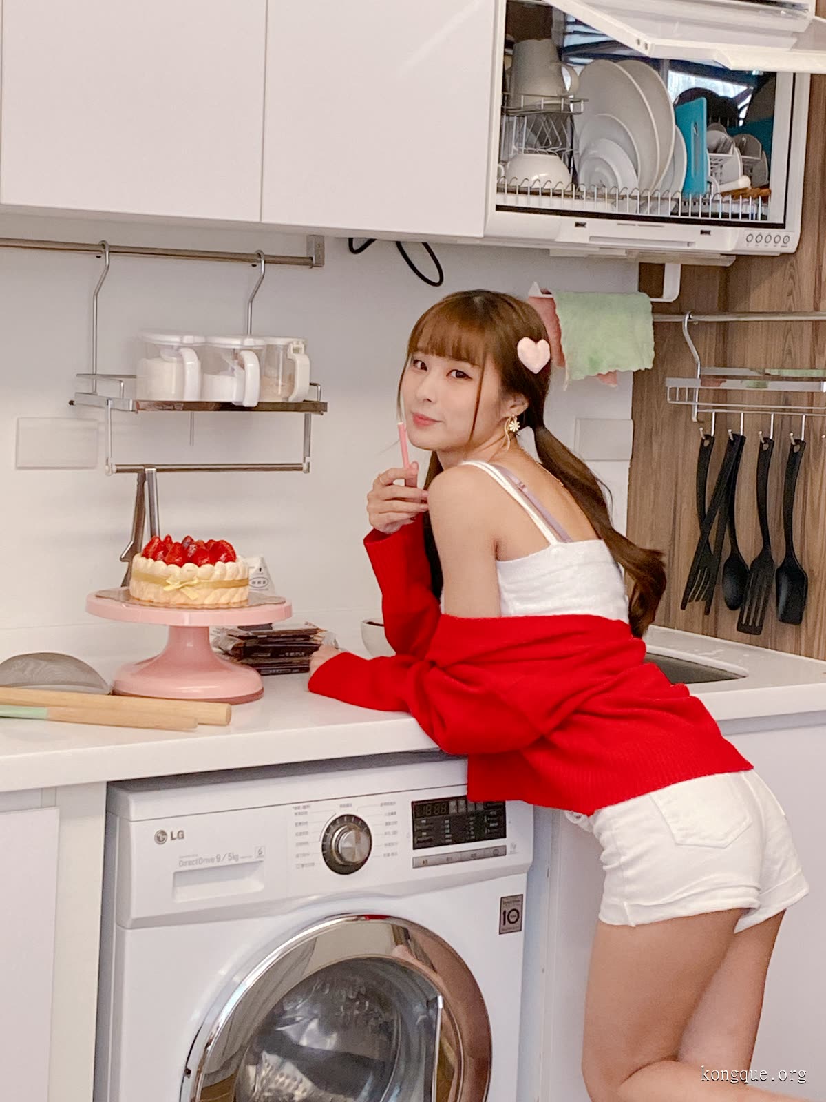 泥泥汝 – 全套无水印14期&视频[9.2G-2024.8新发]